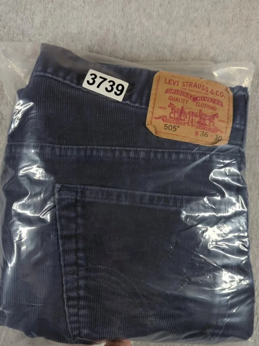 Levi’s 505 Corduroy Pants Men's 36x30 (Actual 36x25) Regular Fit Straight Leg